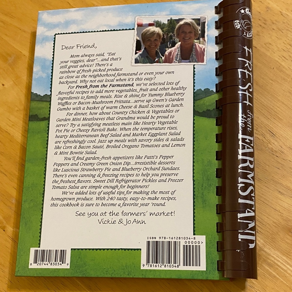 Fresh From the Farmstand Gooseberry Patch Cookbook - Picture 2 of 3